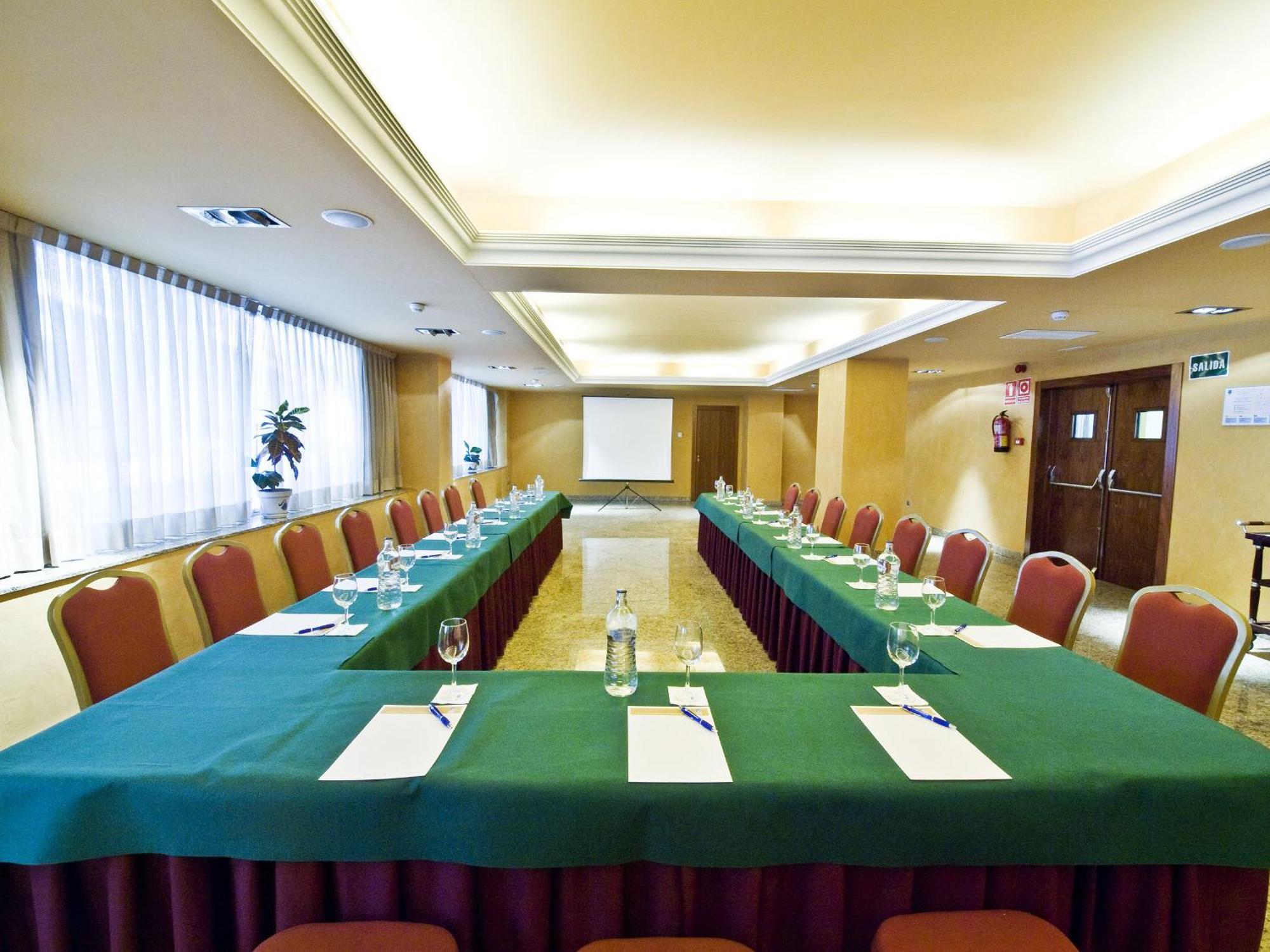 Senator Granada Hotel Perniagaan gambar