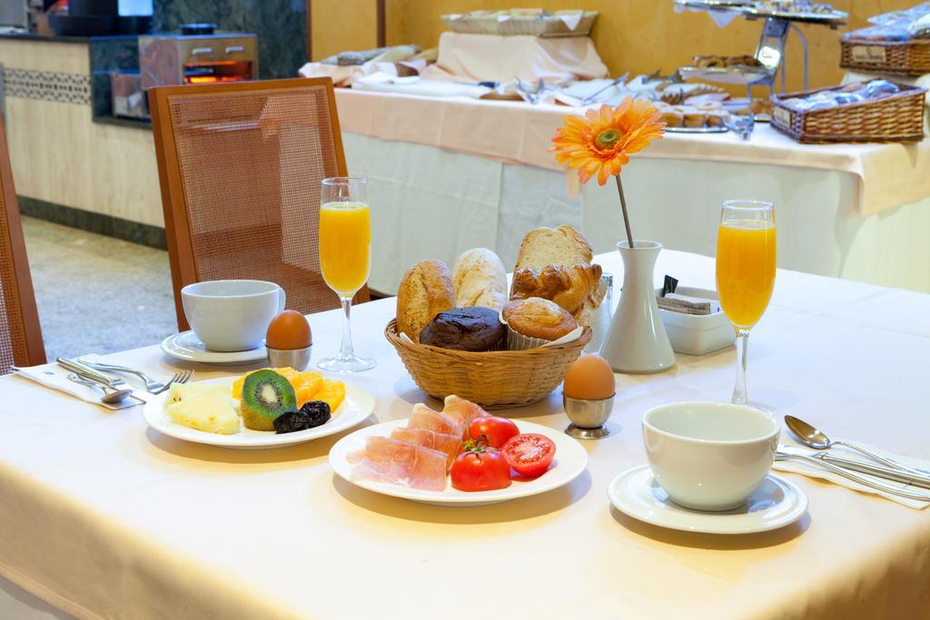 Senator Granada Hotel Luaran gambar